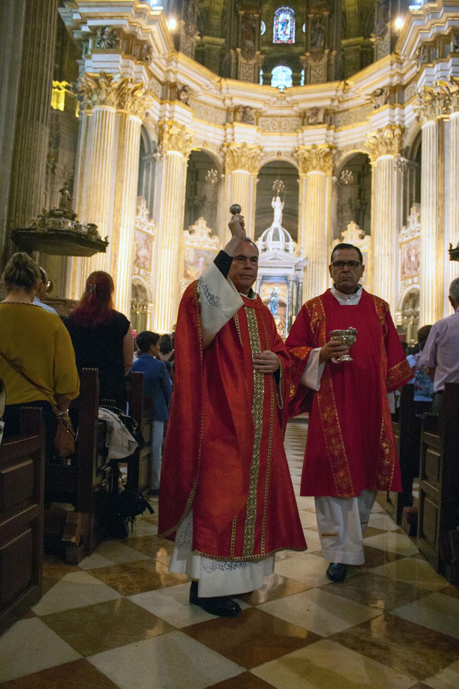Confirmaciones en la Catedral de Málaga // M. ZAMORA