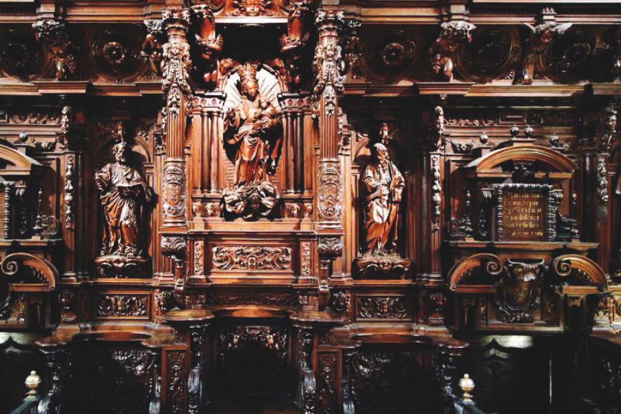 La Virgen con el Niño: figura central del coro de la Catedral de Málaga