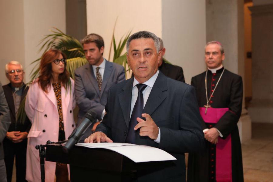 José Luis Romero Torres comisario de la exposición// S.FENOSA