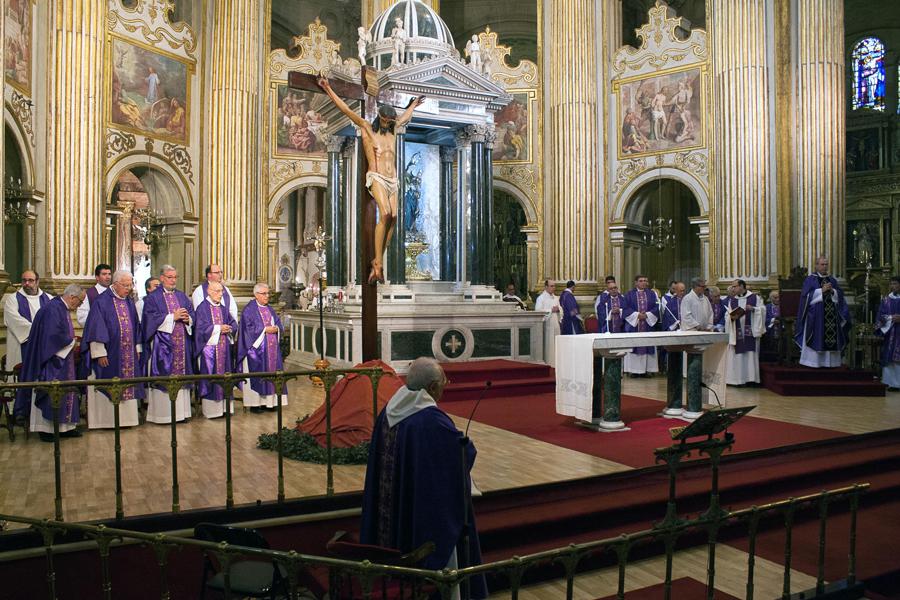 Funeral del sacerdote D. Marcelino Gómez en la Catedral de Málaga // M. ZAMORA