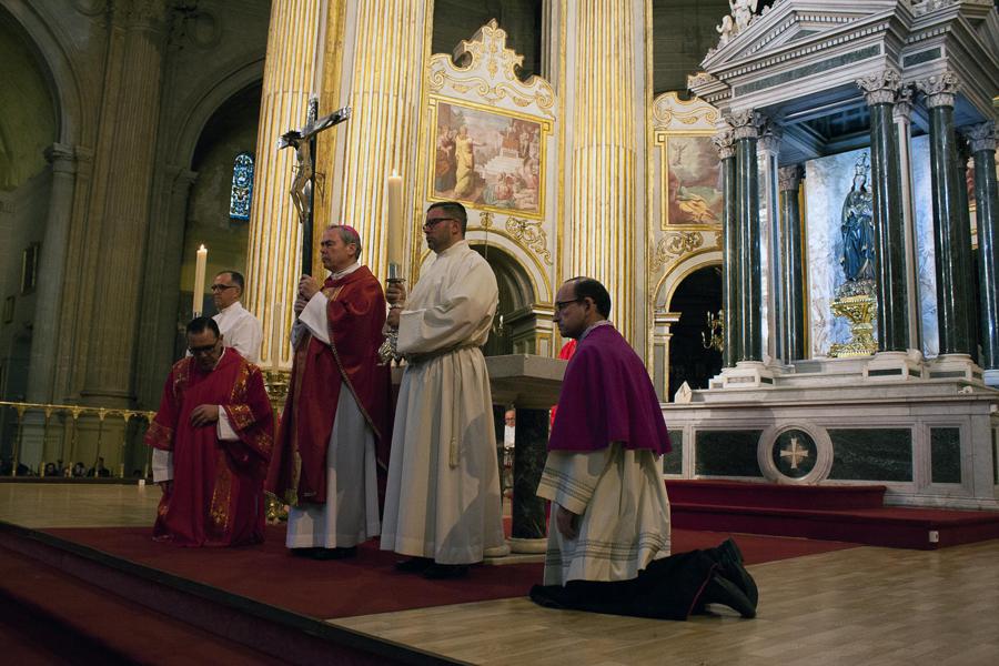 Celebración de la Pasión del Señor del Viernes Santo (Catedral-Málaga)