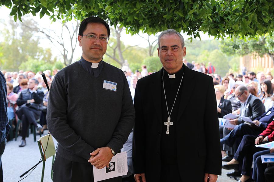 El Sr. Obispo, D. Jesús Catalá, y el delegado de Apostolado Seglar, Francisco Castro en el Encuentro Diocesano de Apostolado Seglar // N. CARO
