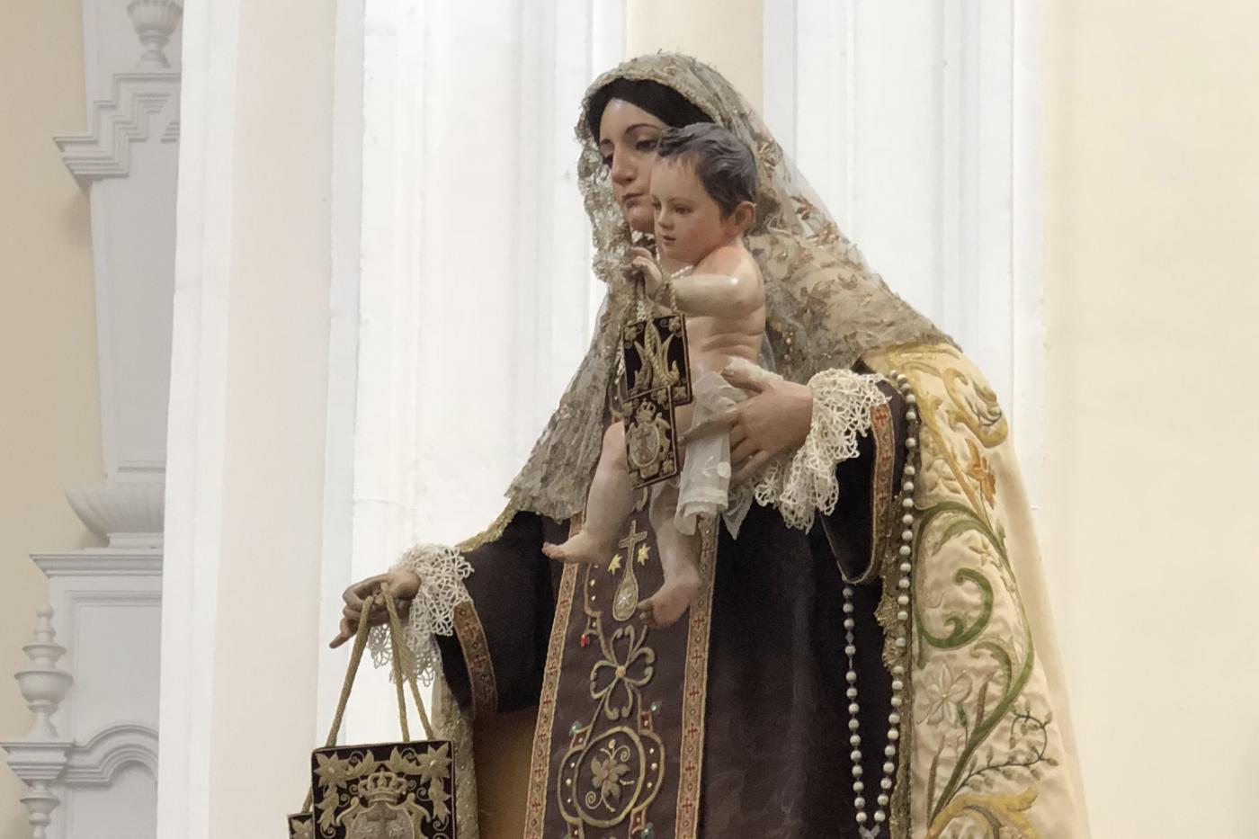 "Madre marinera", un himno a Nuestra Señora del Carmen