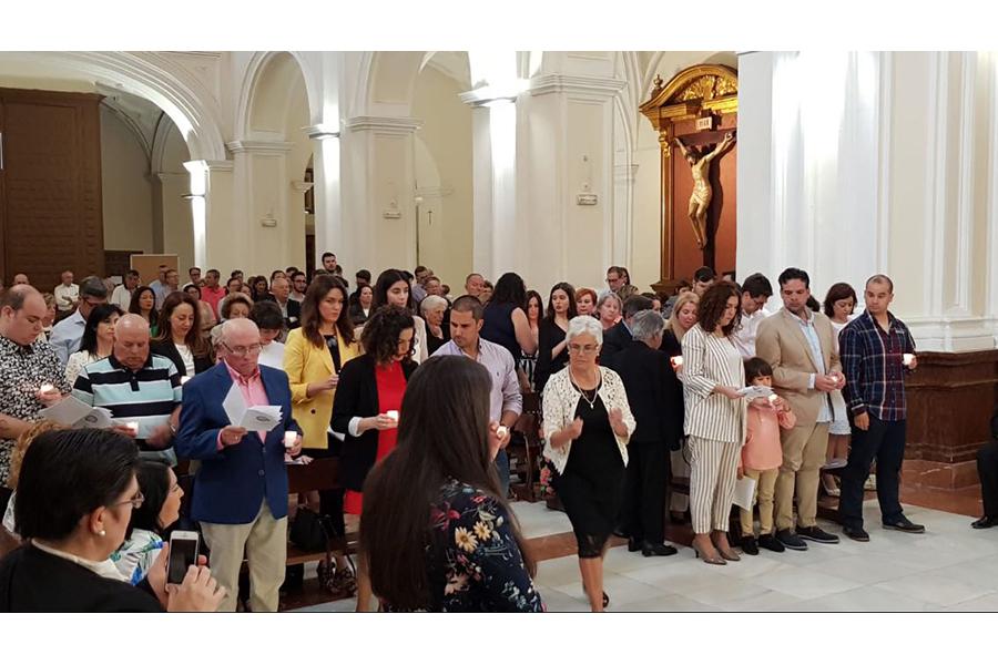 Confirmaciones de adultos en la parroquia Nuestra Señora del Carmen, en Málaga
