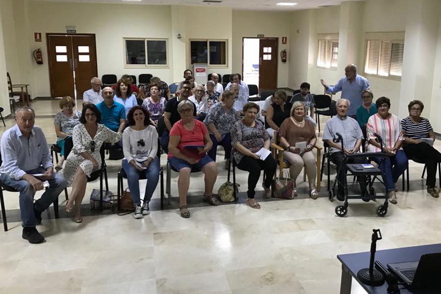 Foto de grupo de los participantes en el inicio de curso de directores y formadores de la Escuela Teológica San Manuel González