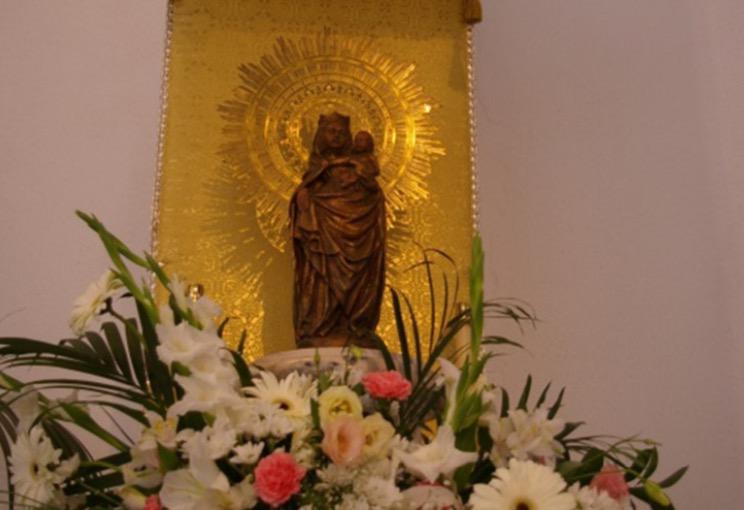 La parroquia de Nuestra Señora del Pilar celebra a su titular
