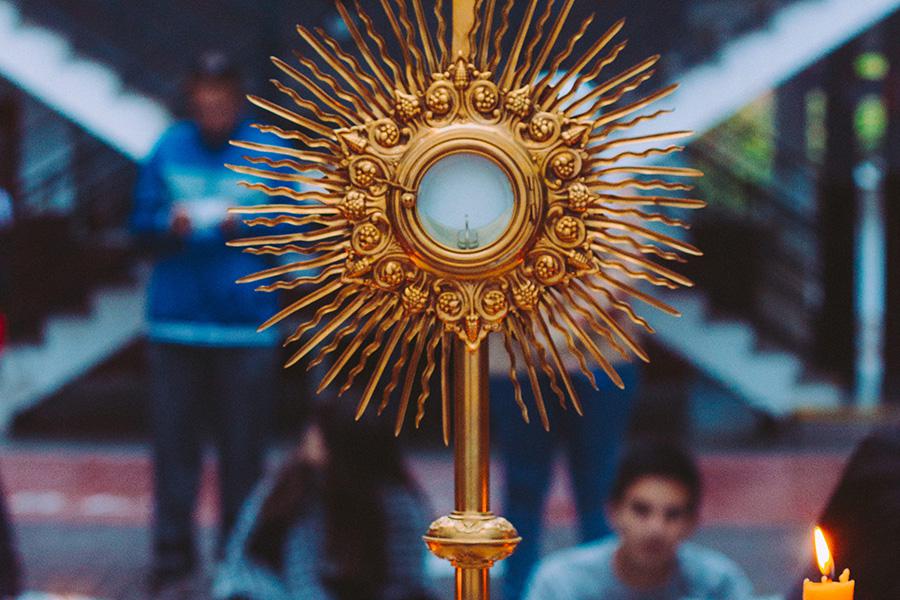 Oración vocacional para jóvenes en el Santo Cristo