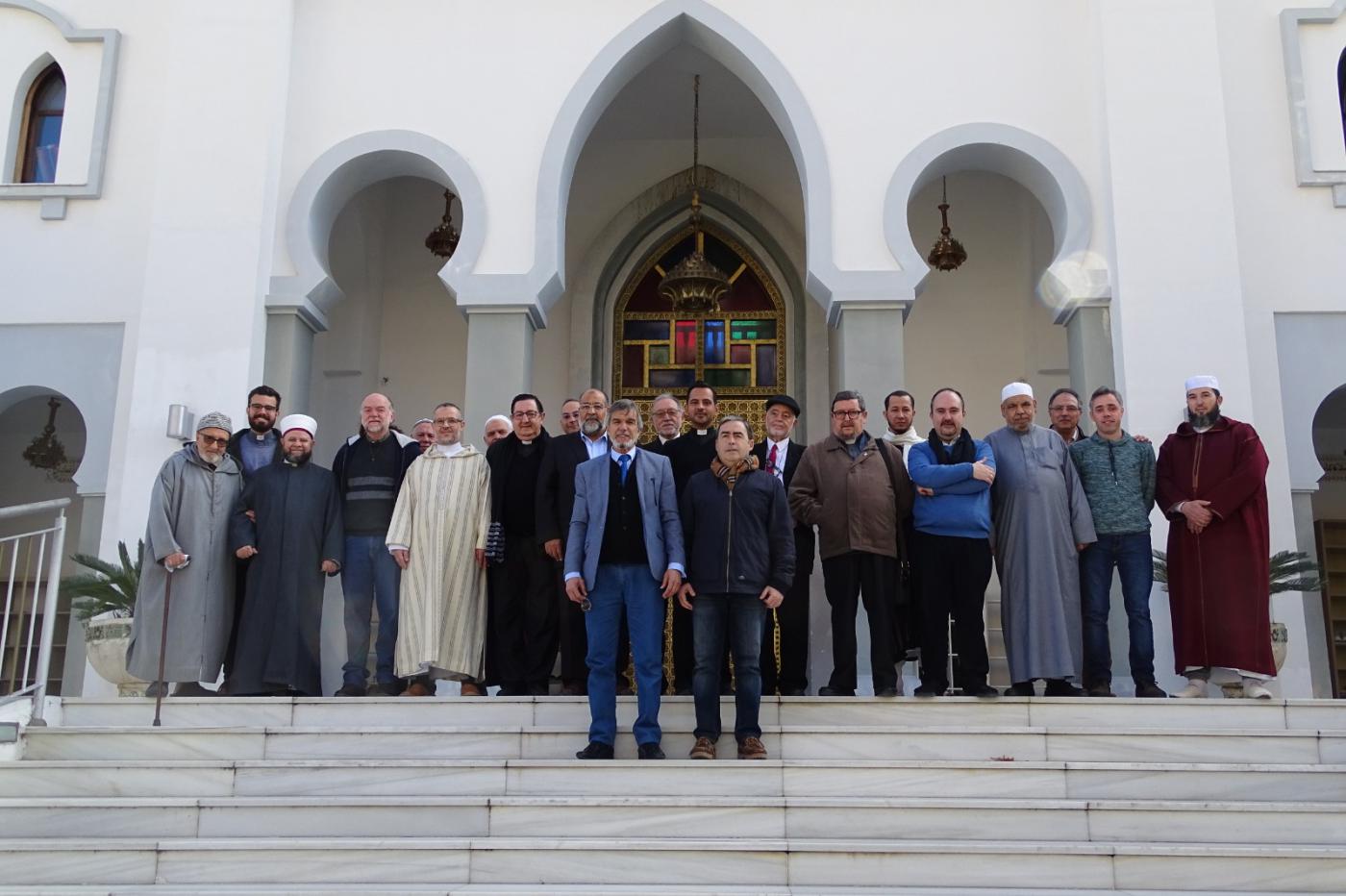 Sacerdotes e imanes, en la mezquita de Fuengirola