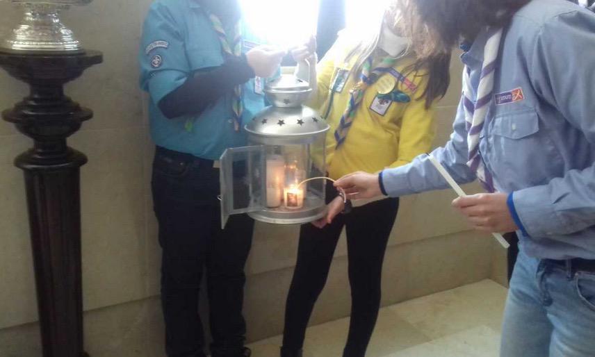 La Luz de la Paz de Belén, en la casa hermandad del Sepulcro