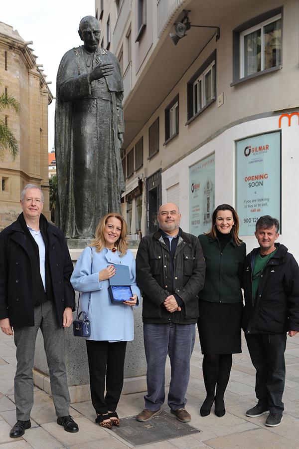 El equipo representante de la Dirección Territorial de RTVA en Málaga, junto a la portavoz de la Diócesis, Ana Medina, en la celebración del patrón de los comunicadores, san Francisco de Sales, el 24 de enero de 2019//S. FENOSA