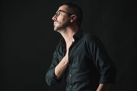 «Me considero un creador y a su vez, amante de la poesía y de mi tierra»