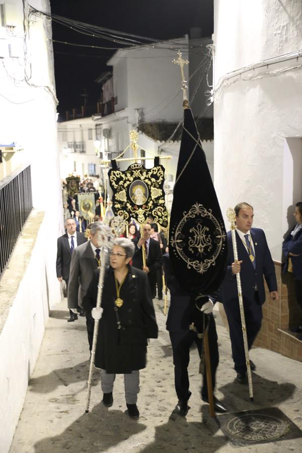 Rosario vespertino con la participación de estandartes de todas las Patronas Marianas de la Diócesis de Málaga, en Algarrobo // Y. MARTÍN