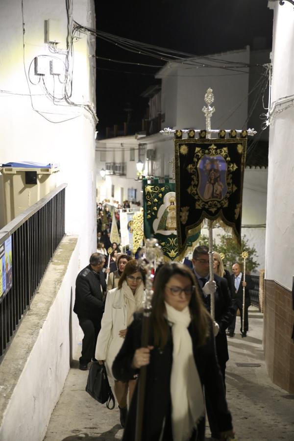Rosario vespertino con la participación de estandartes de todas las Patronas Marianas de la Diócesis de Málaga, en Algarrobo // Y. MARTÍN