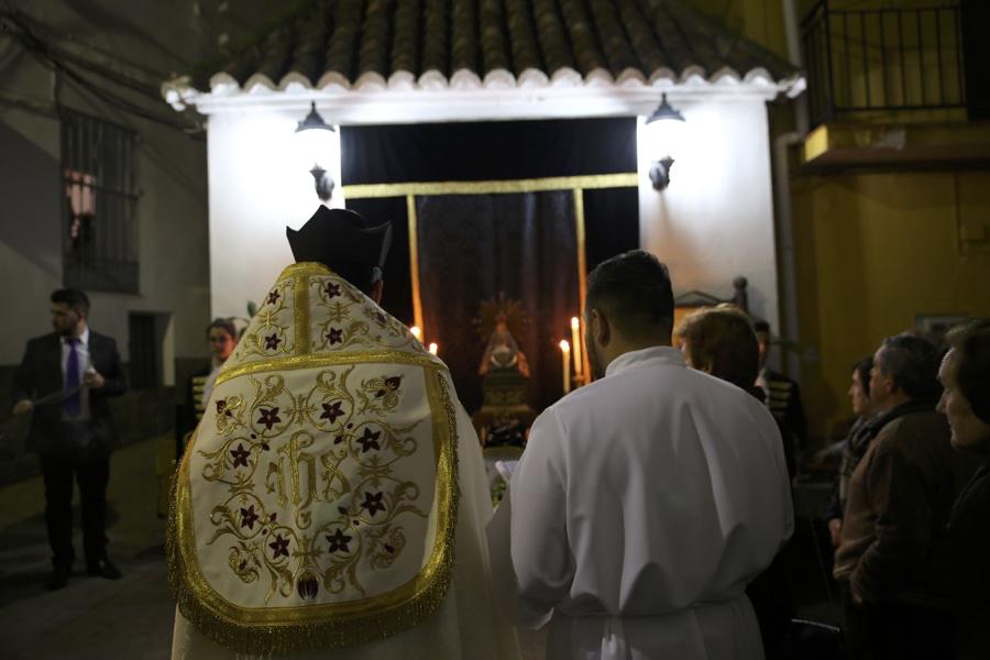 Rosario vespertino con la participación de estandartes de todas las Patronas Marianas de la Diócesis de Málaga, en Algarrobo // Y. MARTÍN