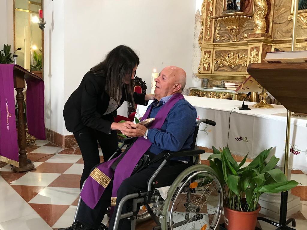 Alcaucín rinde un homenaje a quien fue su párroco durante 25 años