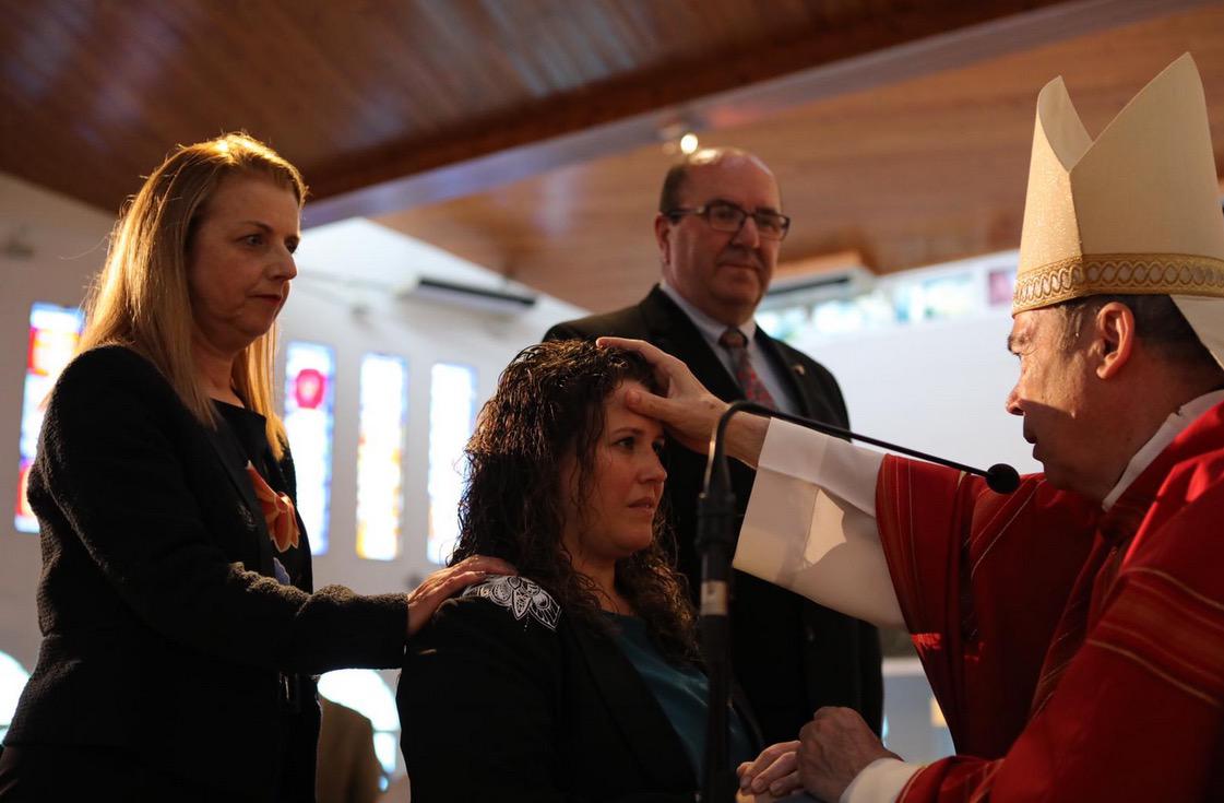 Confirmaciones en la parroquia Madre del Buen Consejo, de Torremolinos // S. FENOSA