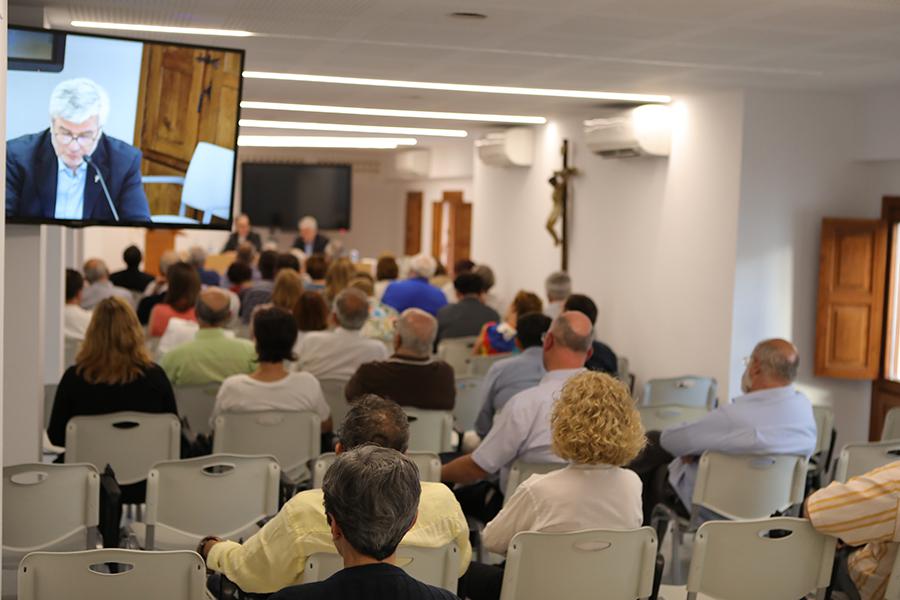 Conferencia de las XIX Jornadas de Teología Fundamental impartida en el Centro Diocesano Císter // S. FENOSA