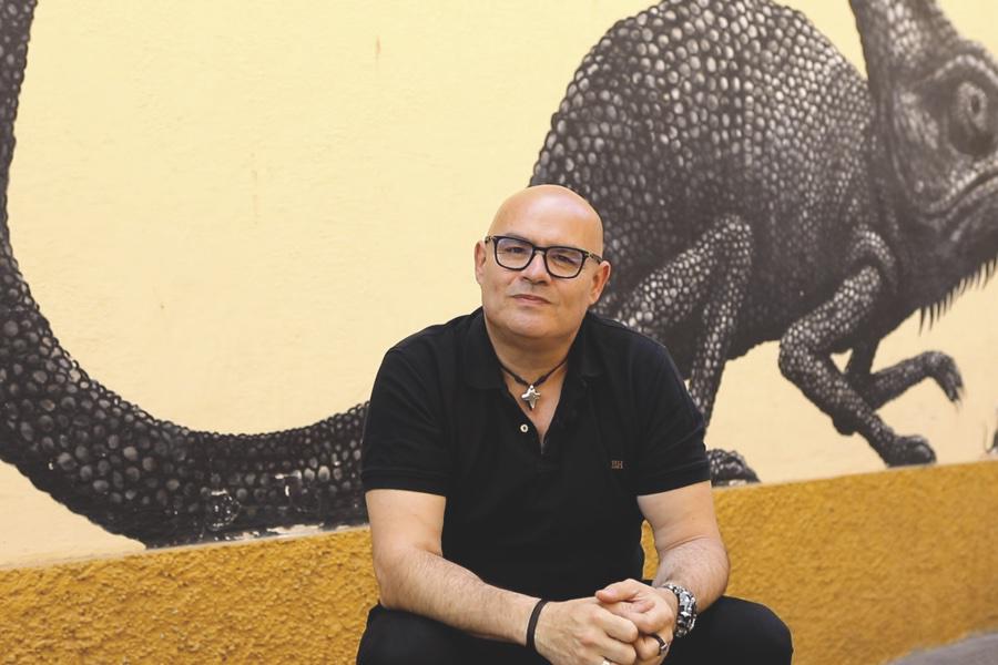 Vicente Esplugues: «El heavy me ha abierto un montón de puertas de diálogo»