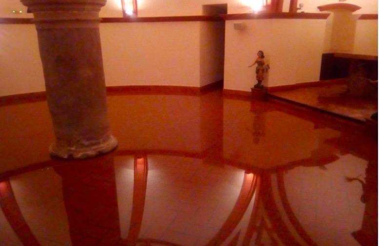 El agua inunda la cripta de San Felipe y causa daños en otros templos