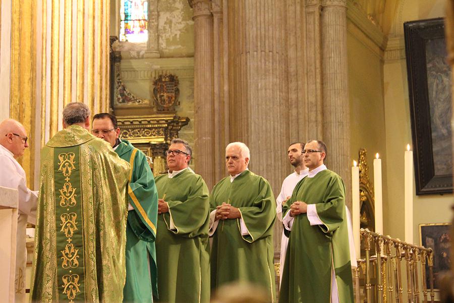 El Obispo de Málaga ordena tres nuevos diáconos permanentes // D. GUTIÉRREZ