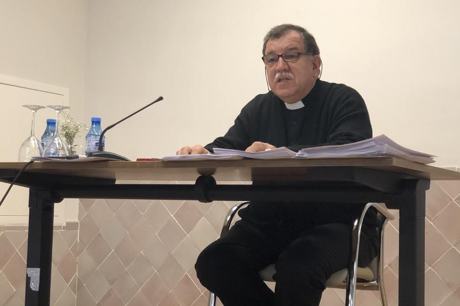 Adrián López SJ: «Nos abruman el silencio y la soledad y Dios es paz»