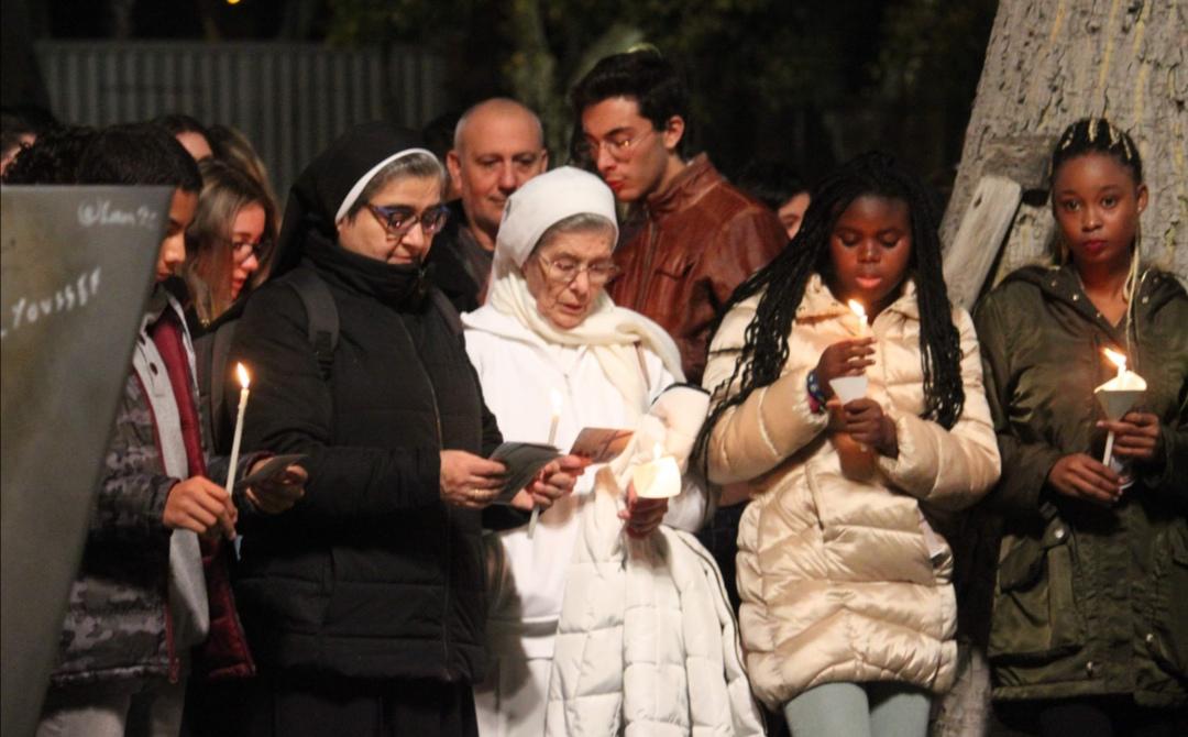 La Cruz de Lampedusa en la vigilia de Oración y concierto organizado por la delegación de Infancia y Juventud 