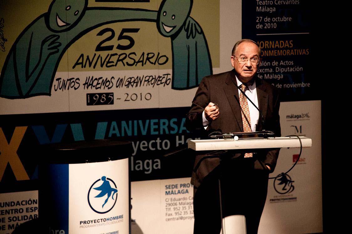 El P. Benito Gil durante el 25 aniversario de Proyecto Hombre