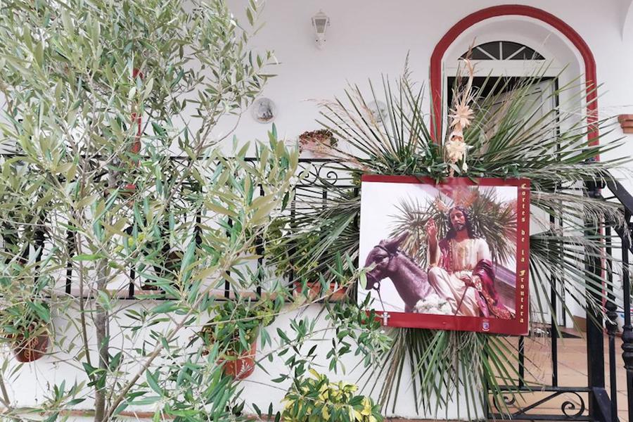 Cortes de la Frontera vive su Semana Santa por megafonía