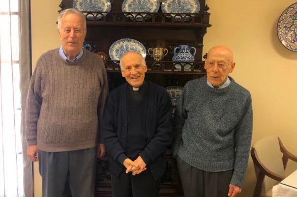 Tres sacerdotes mayores para un Triduo Pascual diferente