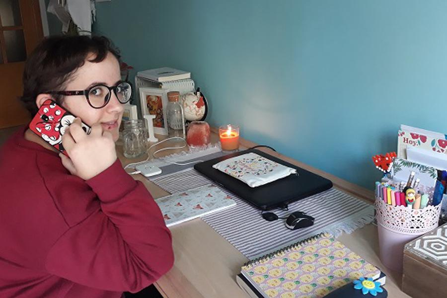 TESTIGOS DE RESURRECCIÓN. «Continúo llamando por teléfono a las personas mayores que viven en los pisos de Cáritas»