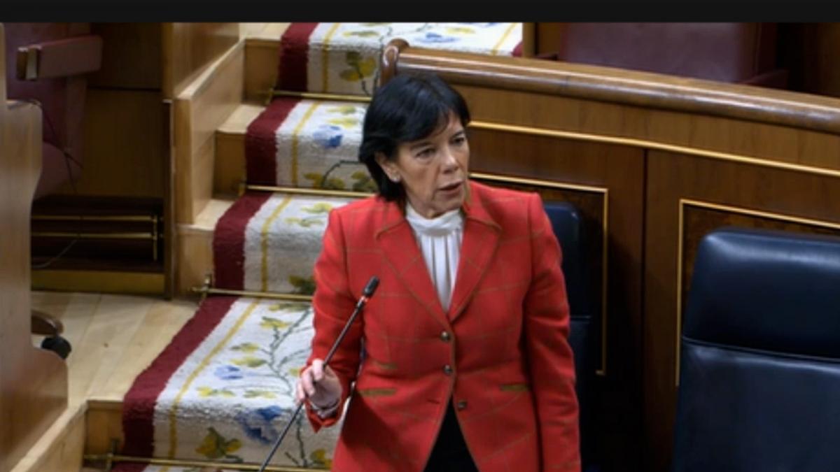 Decenas de miles de personas, contra la ley Celaá en Twitter