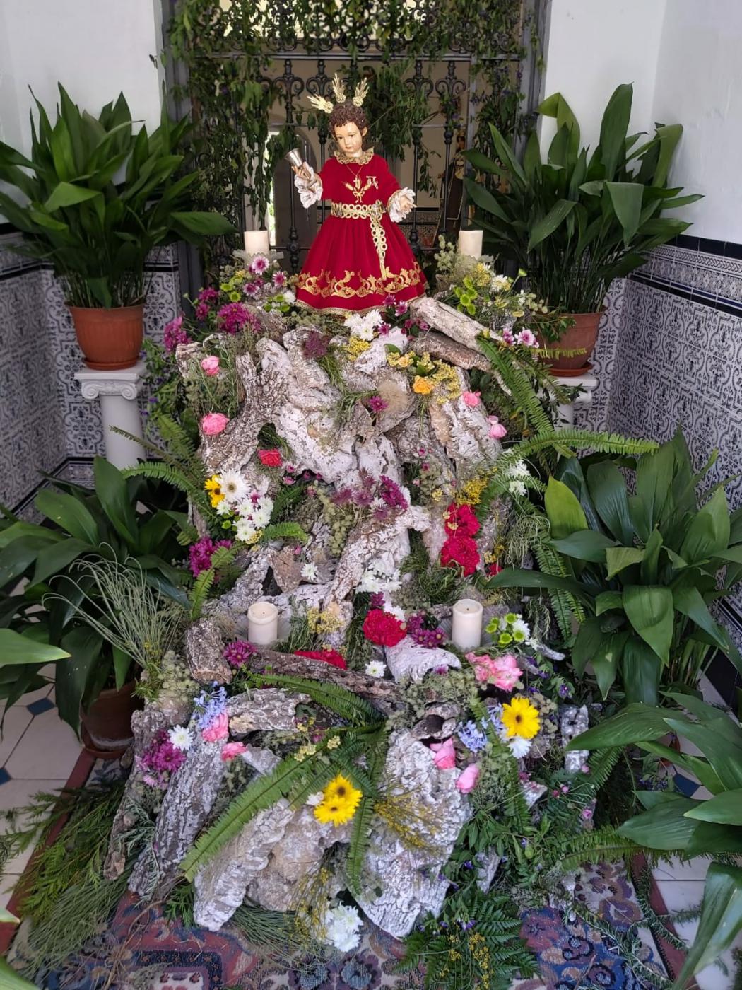 Altares en los domicilios de los vecinos de Yunquera en 2020