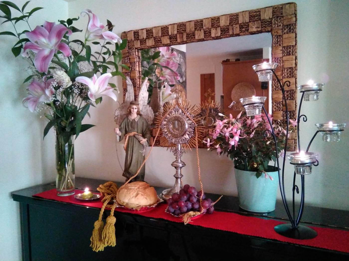 Altares en los domicilios de los vecinos de Yunquera en 2020