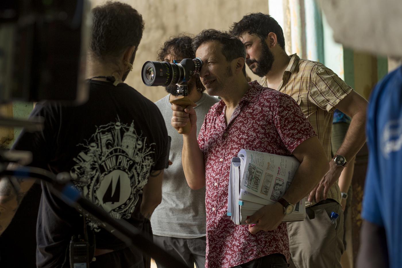 Salvador Calvo durante el rodaje de Adú