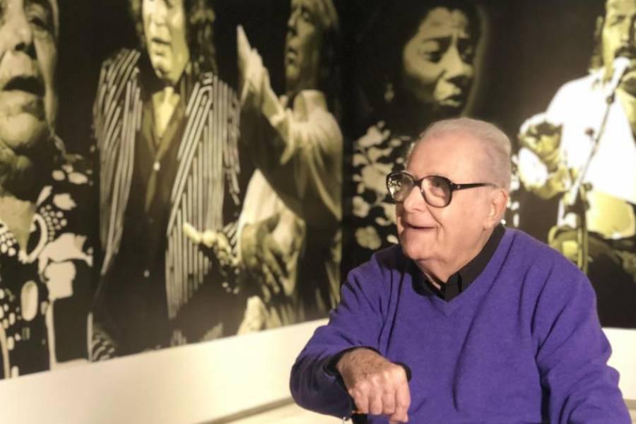 Eugenio Chicano ante su última exposición en el Palacio Episcopal