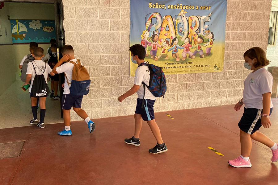 Colegio diocesano en su primer día de clase