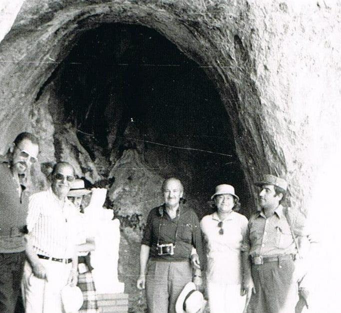 Primeros promotores de la instalación de la imagen de la patrona en el Pilar de Tolox, en 1974