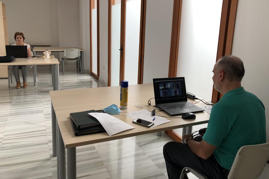 Agustina durante el examen de Síntesis Teológica // E. LLAMAS