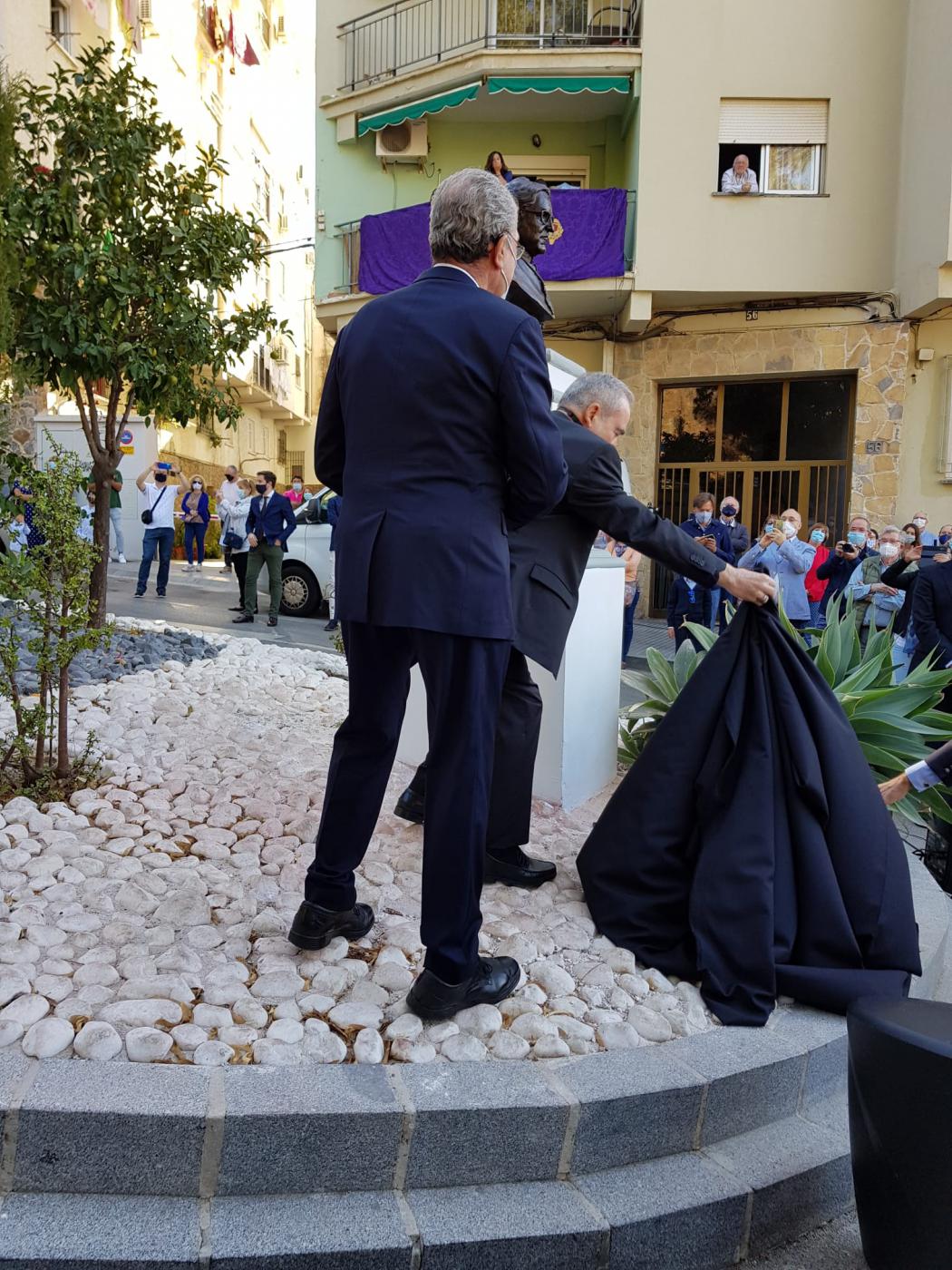 Inauguración del busto de D. Manuel Gámez en la glorieta que lleva su nombre en la subida al Monte Calvario