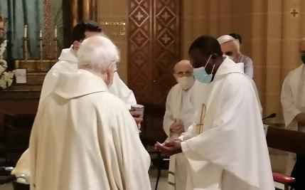 Últimos votos del jesuita Crisanto Abeso