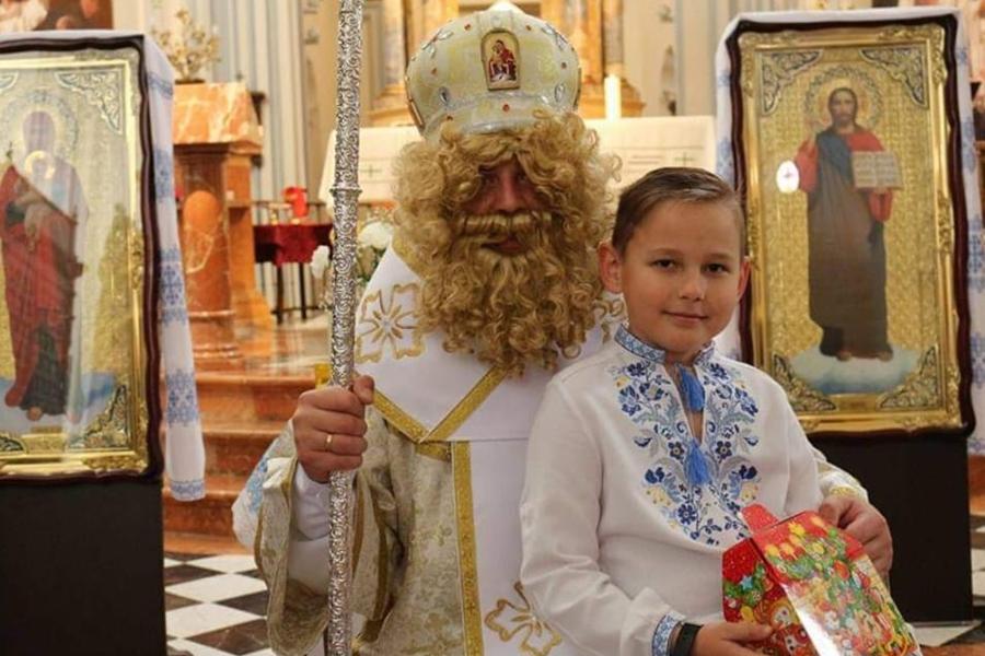 Stanislav Bresitskyy con San Nicolás