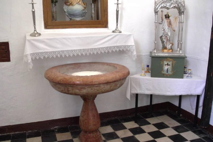 Parroquia de San Juan Bautista en Cuevas Bajas