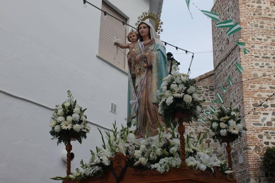 Imagen de Ntra. Sra. del Rosario por las calles de El Borge// David España