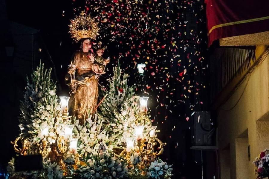 Fuente de Piedra, donde el sol ilumina el rostro de la Virgen