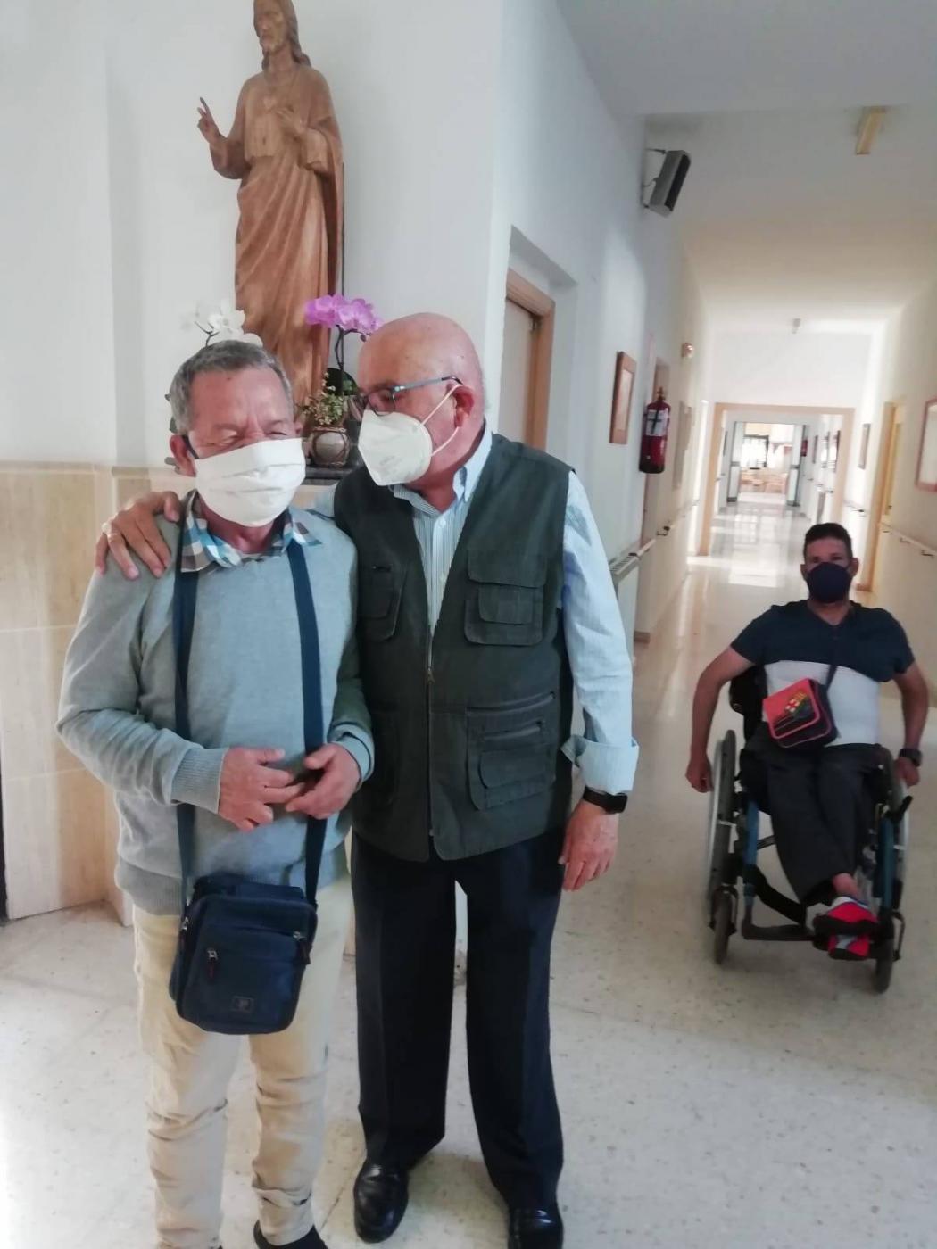 Las personas reaparecen y vuelven a sonreír al sentirse queridas en el Cottolengo de Málaga // J LUQUE