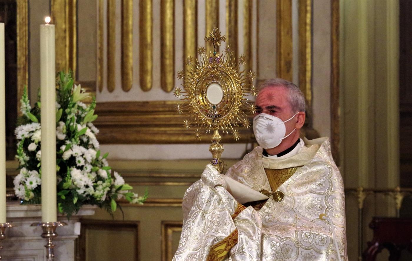 D. Jesús Catalá: «La Eucaristía es el verdadero alimento de los cristianos»