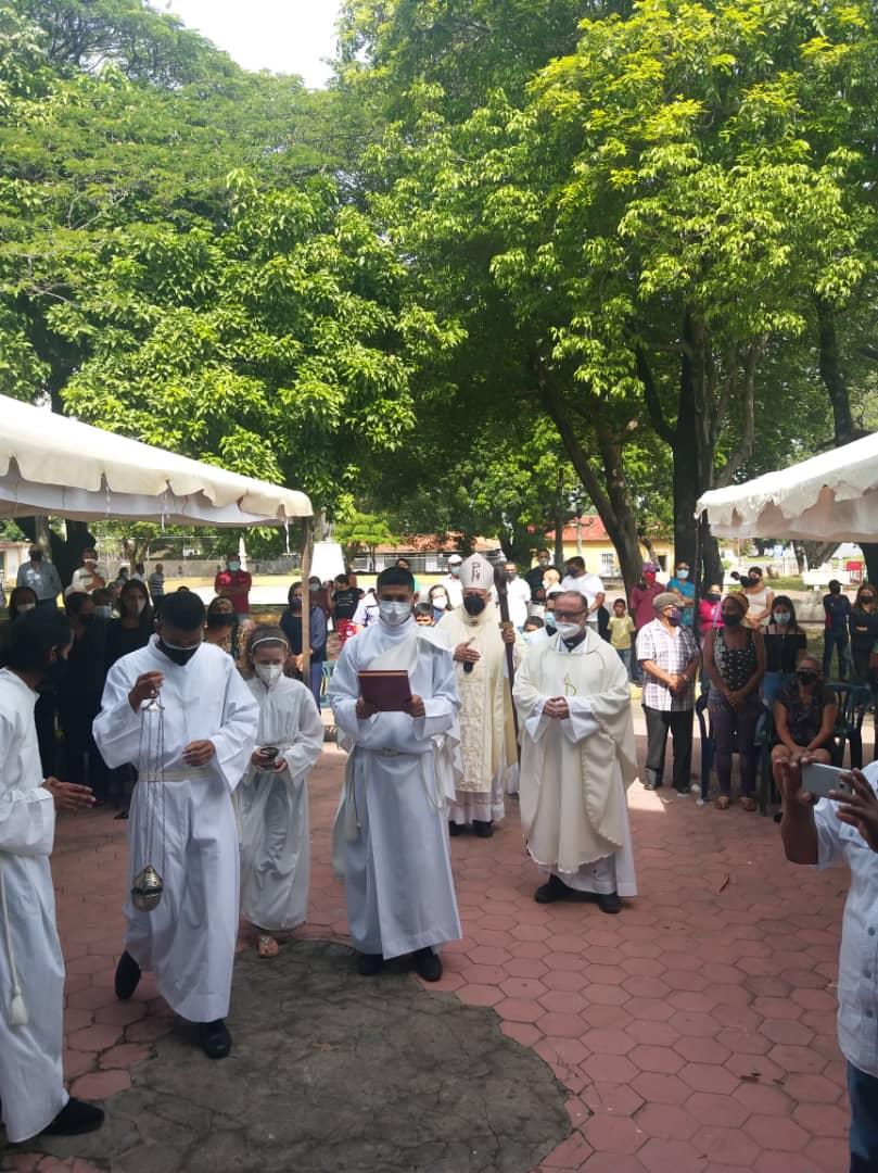 Misa funeral por el sacerdote Manuel Lozano, en Caicara del Orinoco