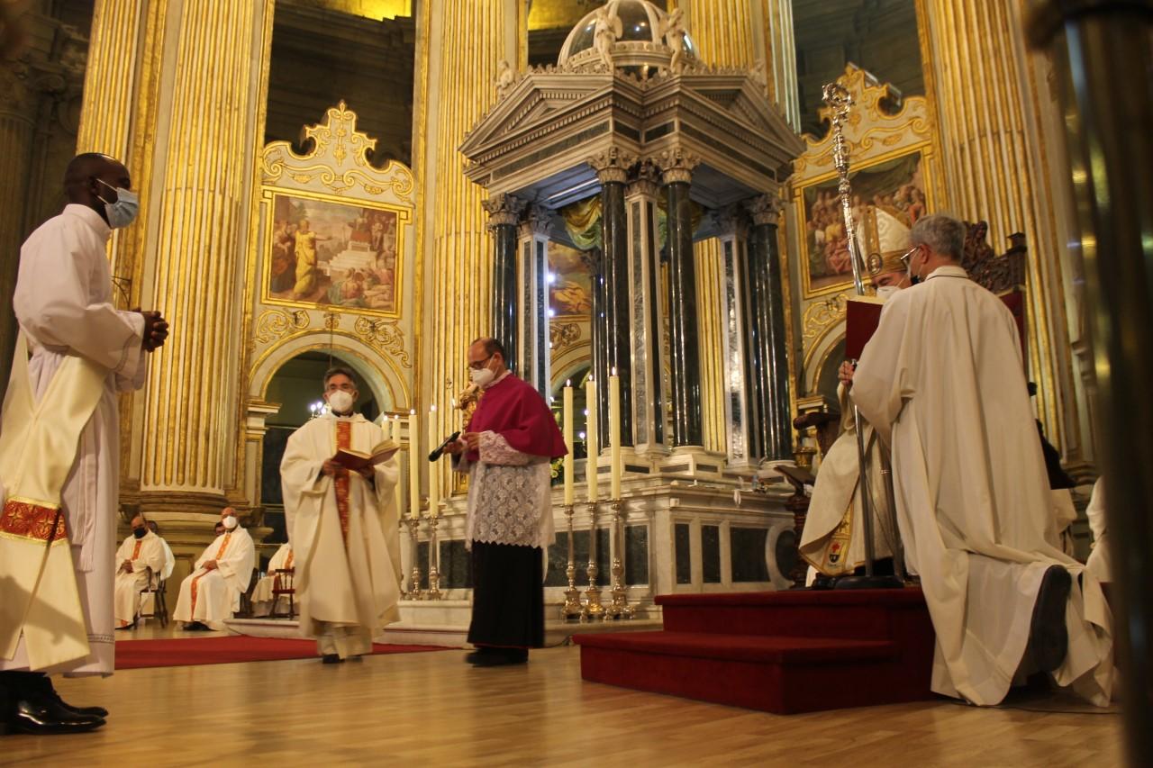 Ordenación sacerdotal de Fernando Eningo Patabobe de manos del Obispo de Málaga, D. Jesús Catalá // A. LÓPEZ CARDOSA