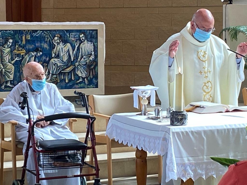 Celebración de la Eucaristía en El Buen Samaritano