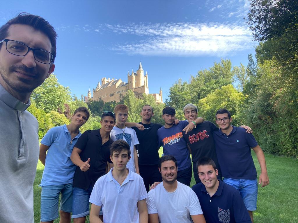 El Seminario Menor peregrina tras los santos